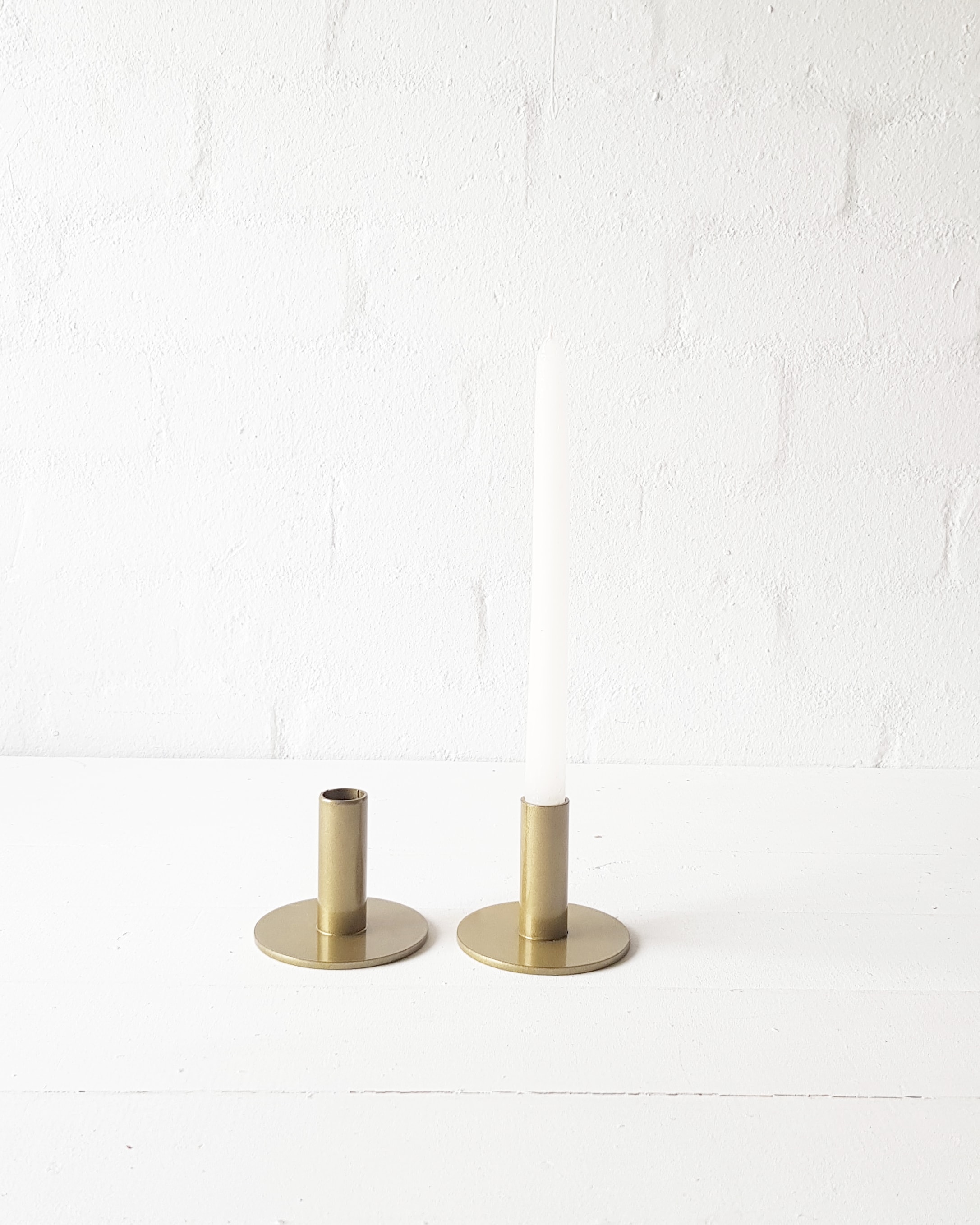 Jane Candle Stick Gold - <p style='text-align: center;'><b></b><br>
10 cm - R 15 <br>
