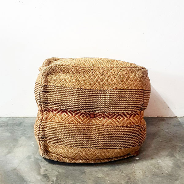 Jute square ottomans - <p style='text-align: center;'><strong>HOT NEW ITEM<strong></p>
<p style='text-align: center;'>R 150</p>