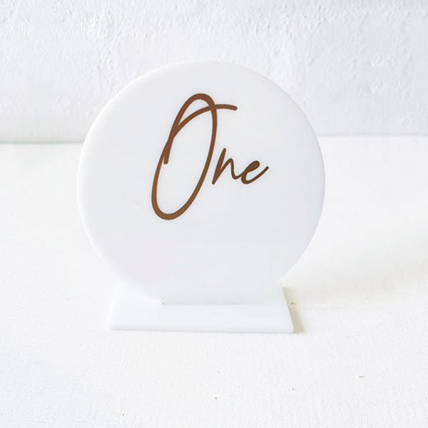 Round Perspex table number White - <p style='text-align: center;'><b>HOT NEW ITEM</b><br>R 35</p>