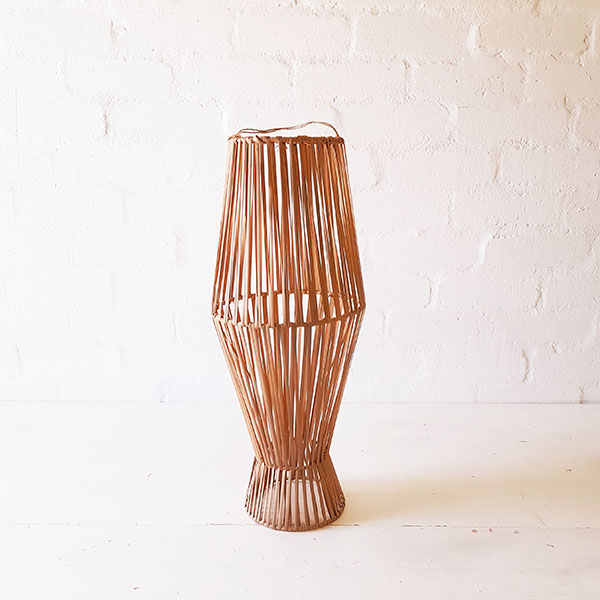 Woven Vase lantern - <p style='text-align: center;'><b>HOT NEW ITEM</b><br>
R 200</p>