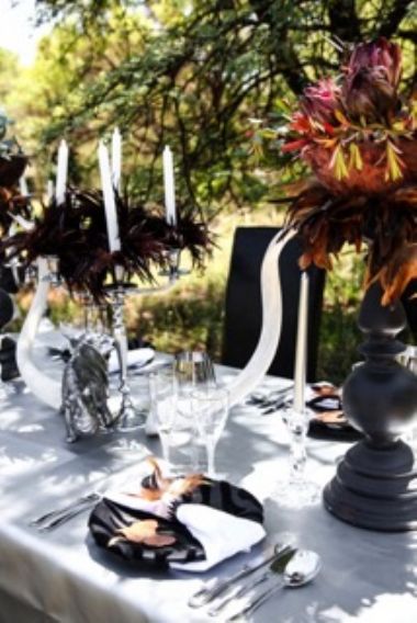 african-dining-3_1_th1.jpg